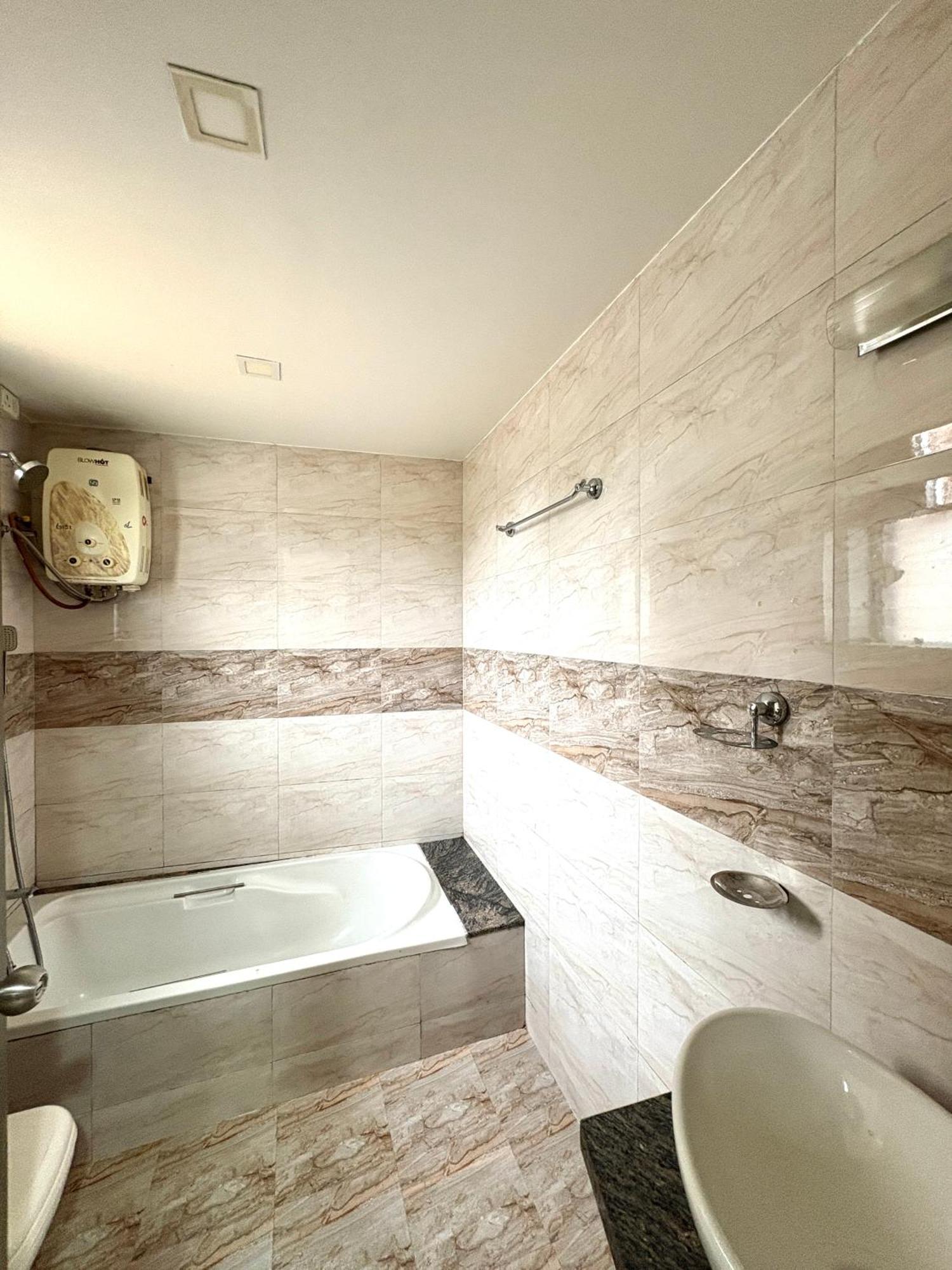 Hotel Laxmi Residency 로나발라 외부 사진