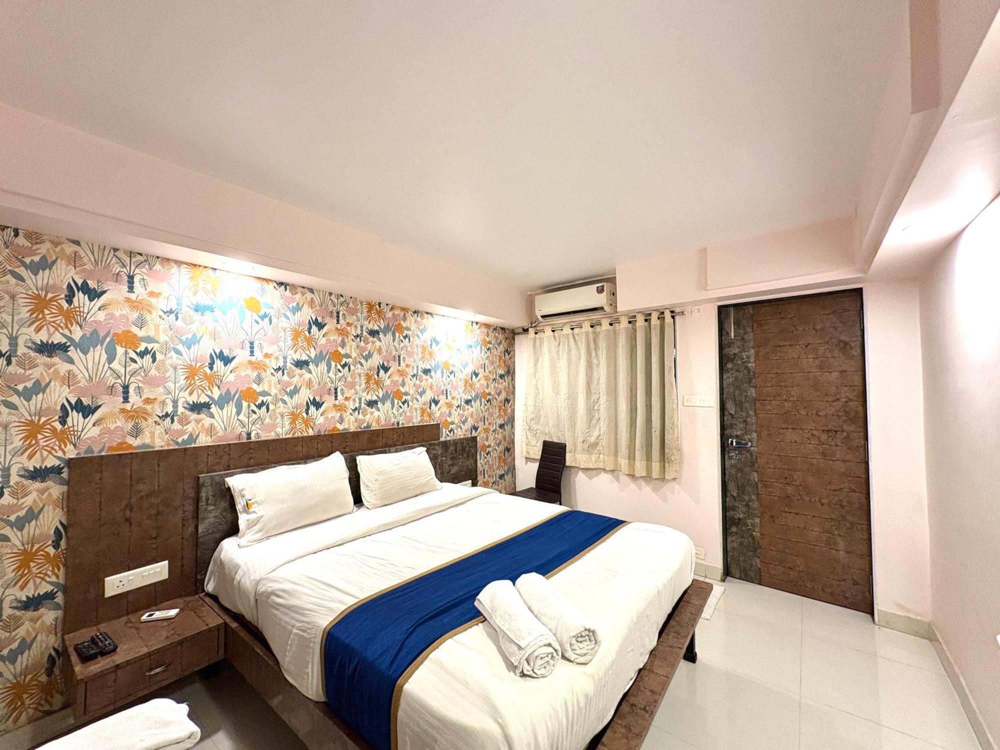 Hotel Laxmi Residency 로나발라 외부 사진